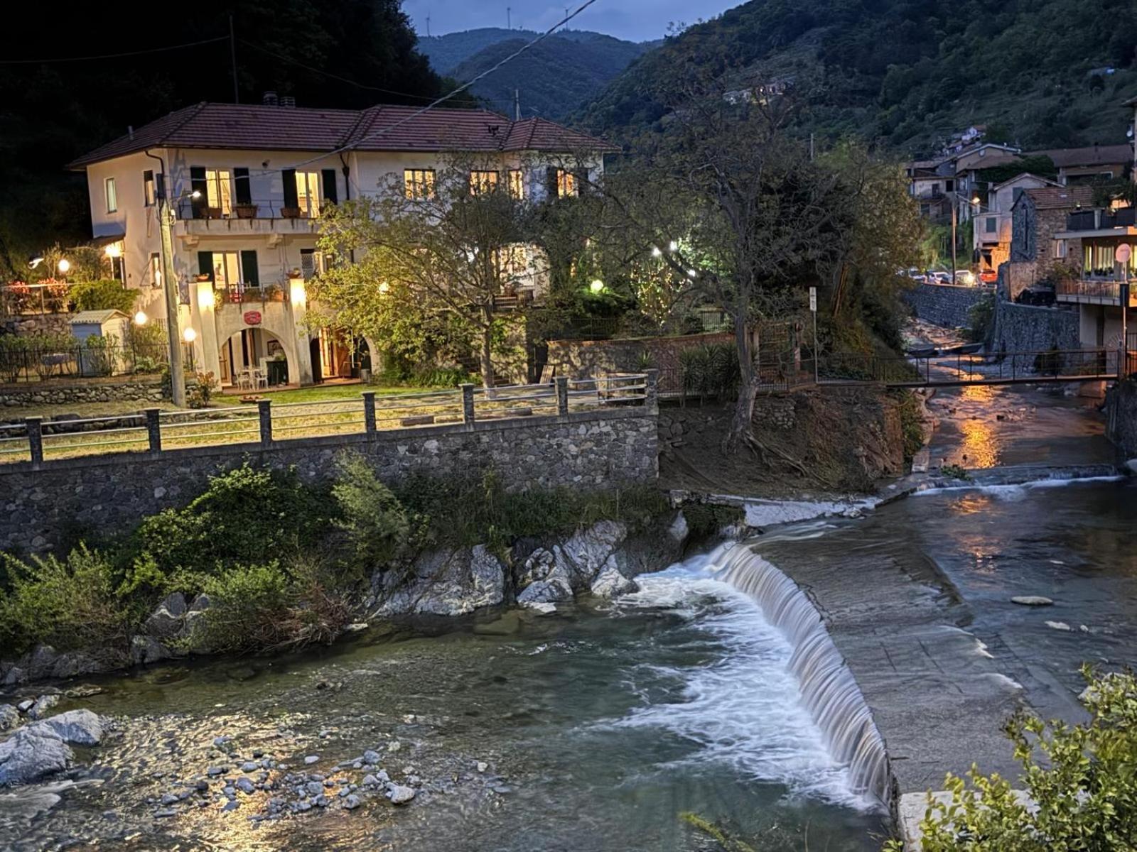 Appartamento In Villa A 5 Km Dal Mare Albisola Superiore Buitenkant foto